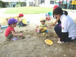 お砂場で何を作ろう?